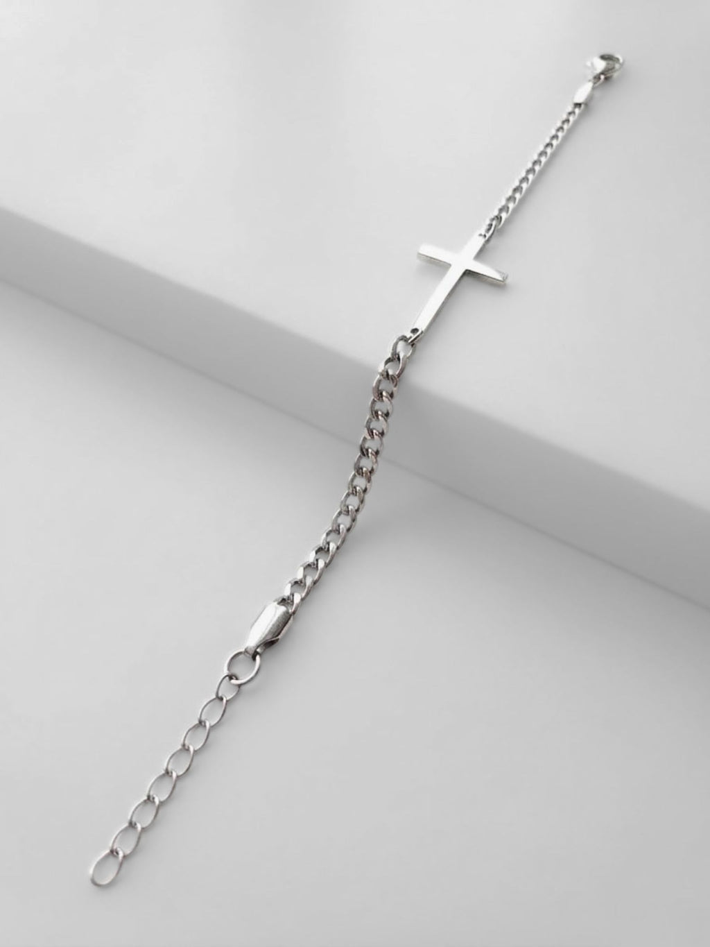 Pulsera con cruz 4 mm