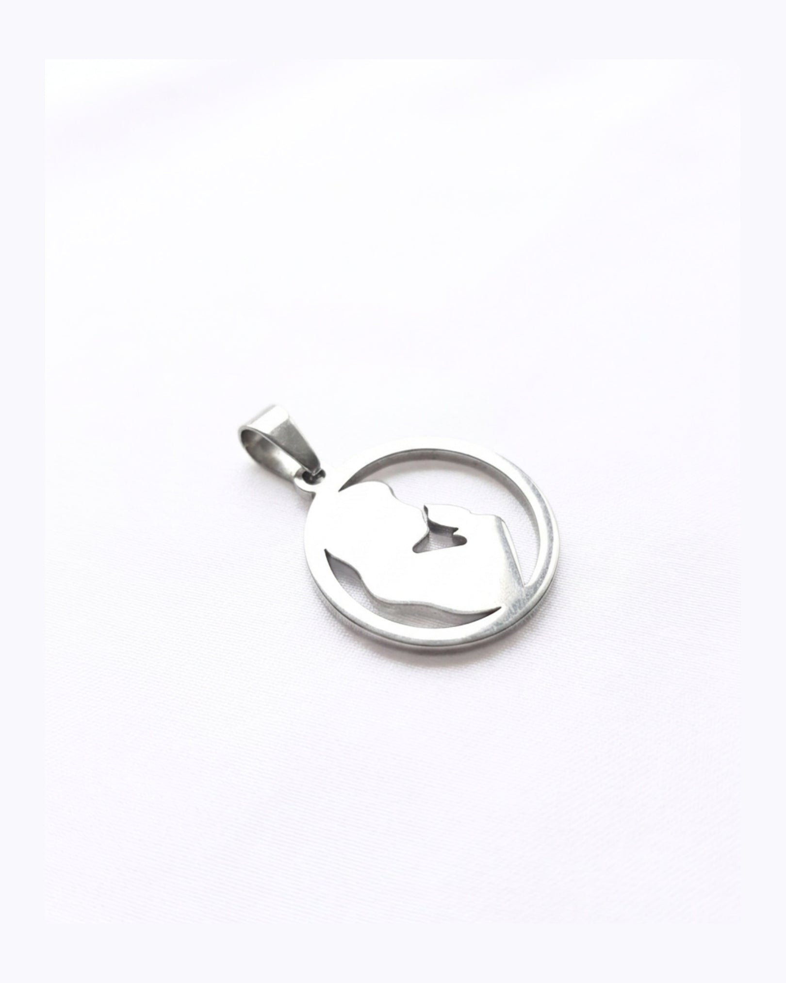 Dije Virgen (para cadenas de hasta 6 mm)